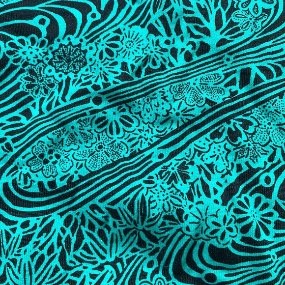 Lululemon workout tank top - Picture 2 of 3